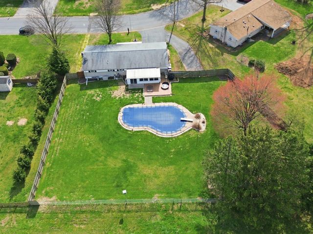 3185 LEHR DR, York, PA 17404