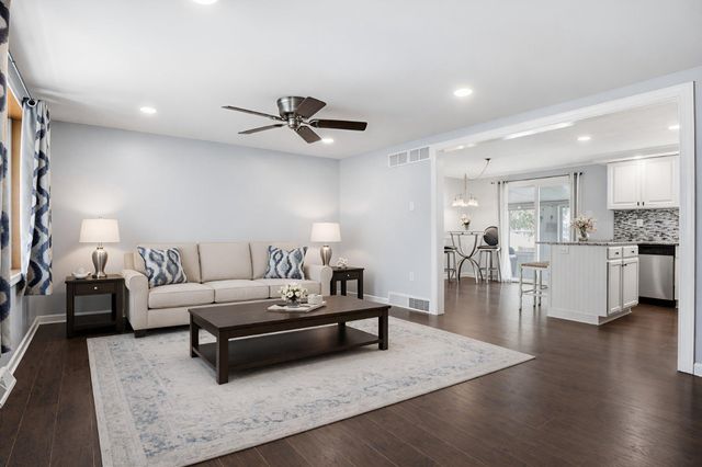 3185 LEHR DR, York, PA 17404