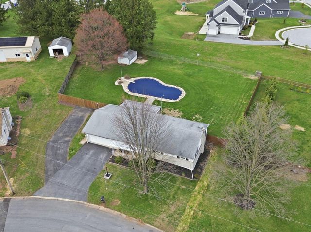 3185 LEHR DR, York, PA 17404