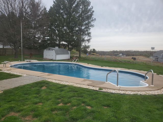 3185 LEHR DR, York, PA 17404