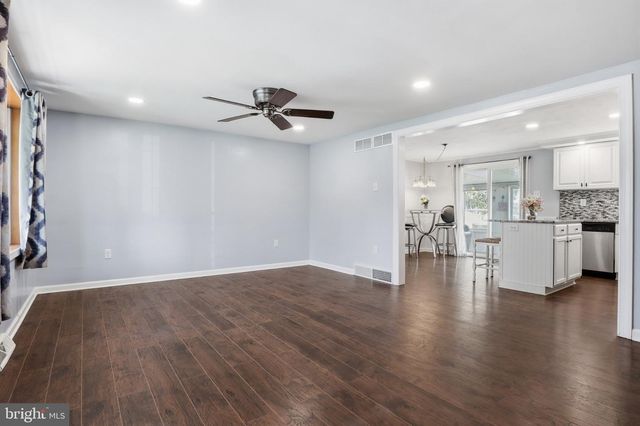 3185 LEHR DR, York, PA 17404