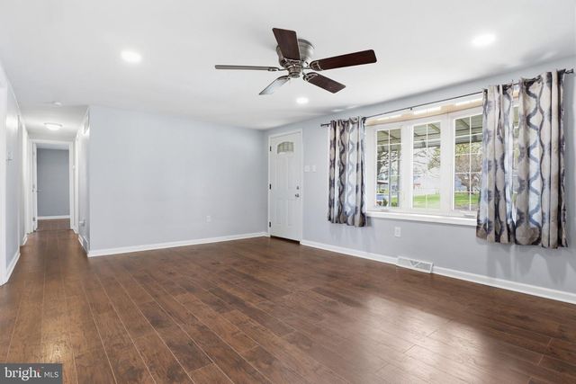 3185 LEHR DR, York, PA 17404