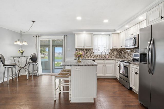 3185 LEHR DR, York, PA 17404