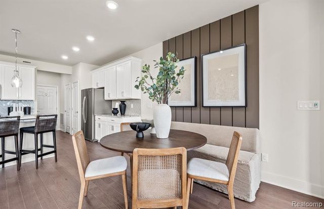 5582 E Spaniel Drive, Ann Arbor, MI 48108