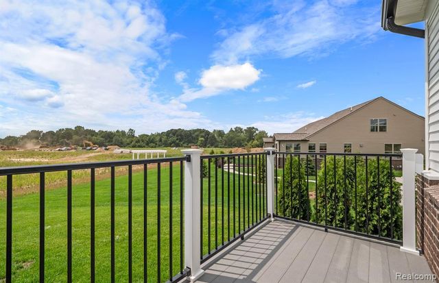 5582 E Spaniel Drive, Ann Arbor, MI 48108