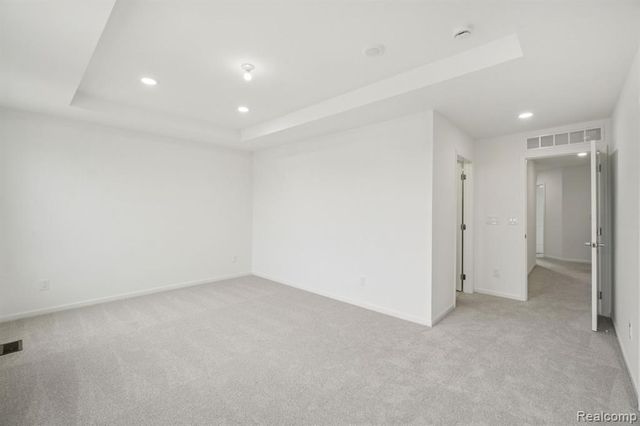 5582 East Spaniel Drive, Ann Arbor, MI 48108