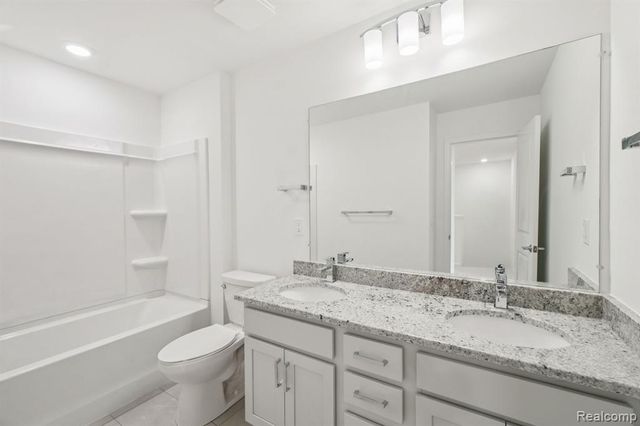 5582 East Spaniel Drive, Ann Arbor, MI 48108