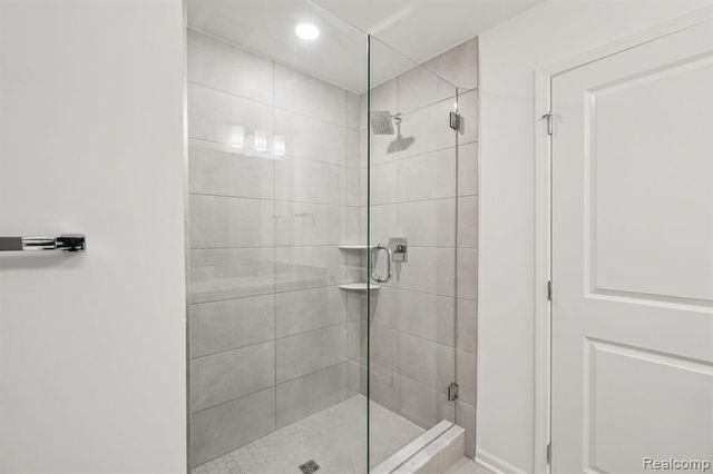 5582 East Spaniel Drive, Ann Arbor, MI 48108