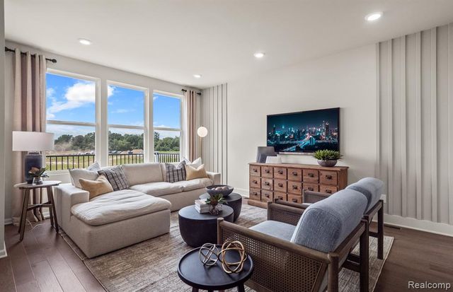 5582 E Spaniel Drive, Ann Arbor, MI 48108