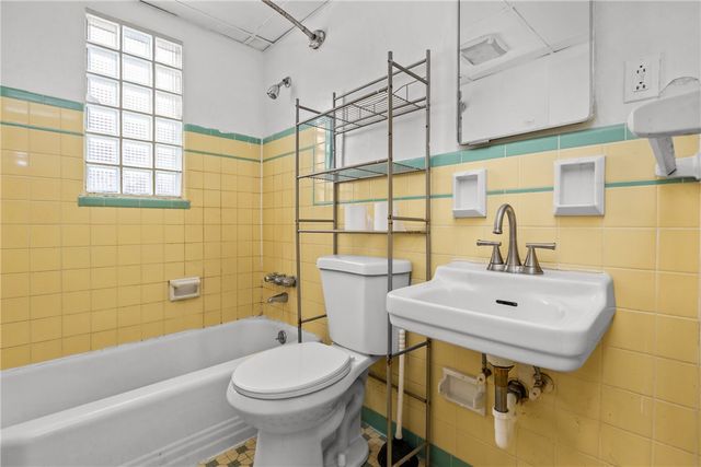 2309-2311 Highland Avenue, Mckeesport, PA 15132