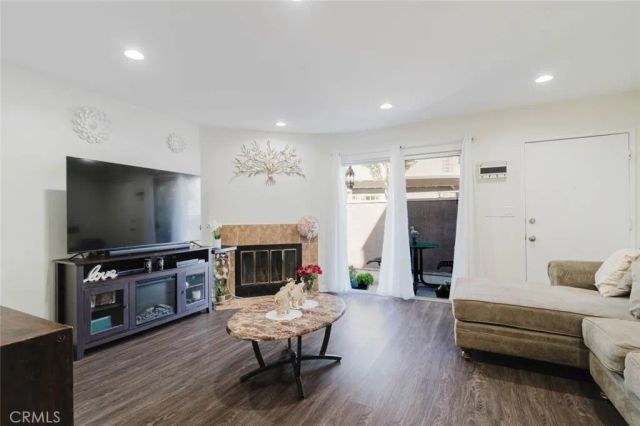 14345 Foothill Boulevard 107, Sylmar, CA 91342