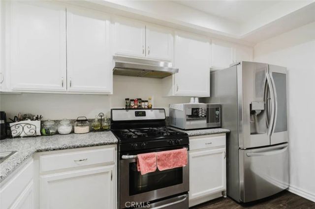 14345 Foothill Boulevard 107, Sylmar, CA 91342