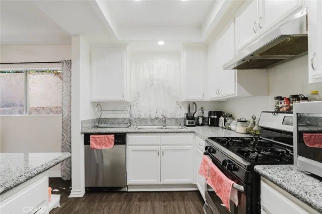 14345 Foothill Boulevard 107, Sylmar, CA 91342