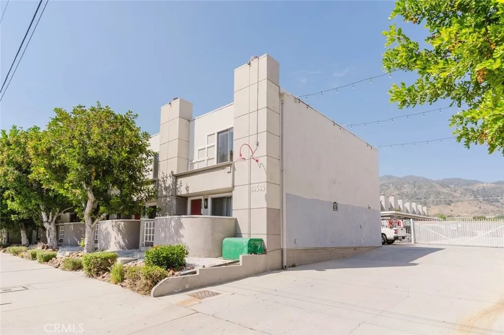 14345 Foothill Boulevard 107, Sylmar, CA 91342