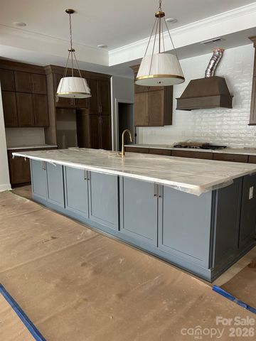 3015 Five Creek Road, Charlotte, NC 28213