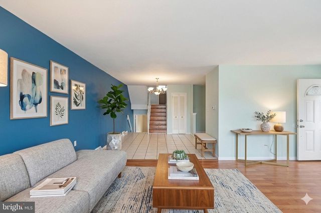 2217 HOFFNAGLE ST, Philadelphia, PA 19152
