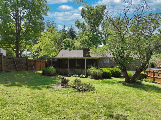 352 Blackman Rd, Nashville, TN 37211