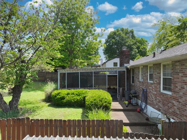 352 Blackman Rd, Nashville, TN 37211