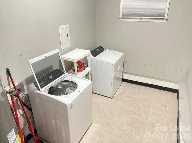 6226 Coach Hill Lane, Charlotte, NC 28212