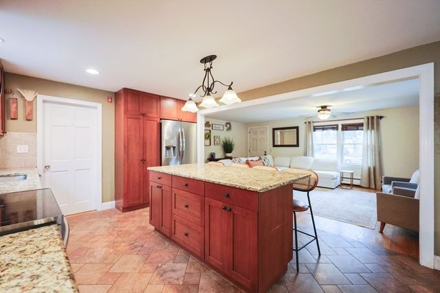 107 Birchwood Dr, North Attleboro, MA 02763