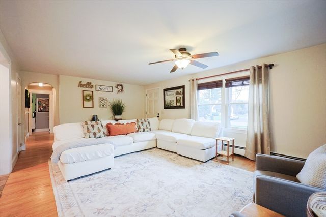 107 Birchwood Dr, North Attleboro, MA 02763