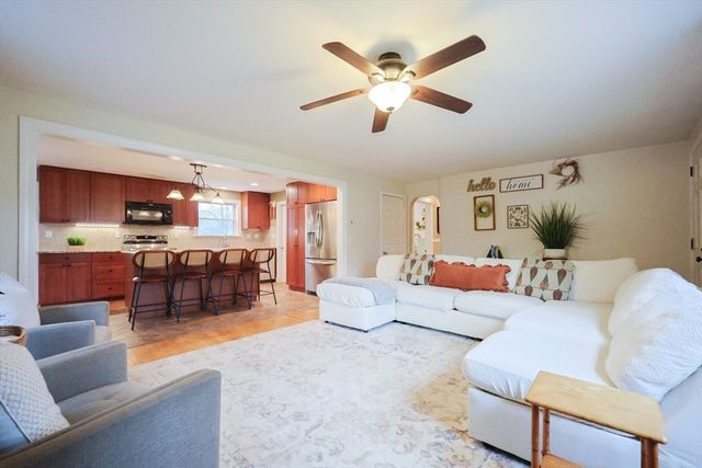 107 Birchwood Dr, North Attleboro, MA 02763