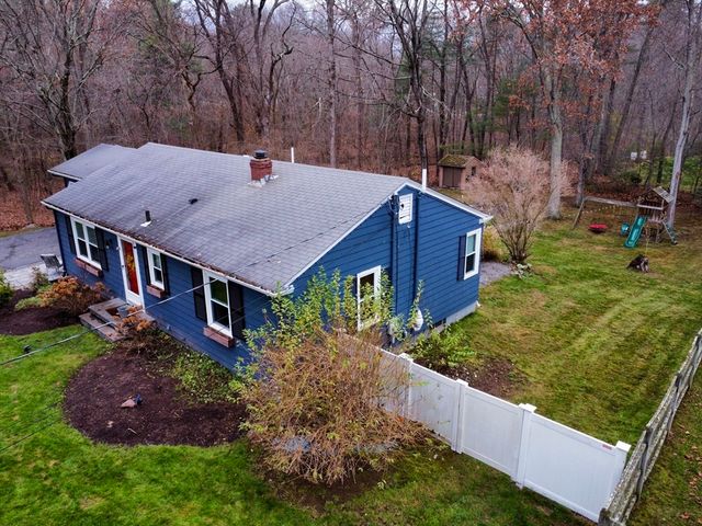 107 Birchwood Dr, North Attleboro, MA 02763