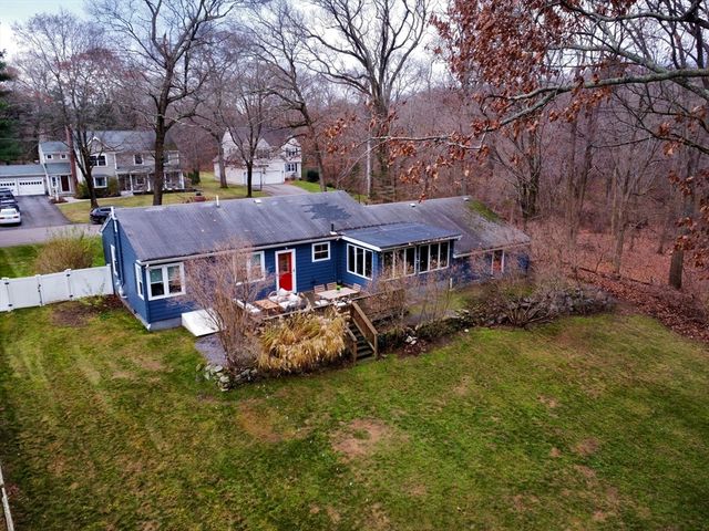 107 Birchwood Dr, North Attleboro, MA 02763