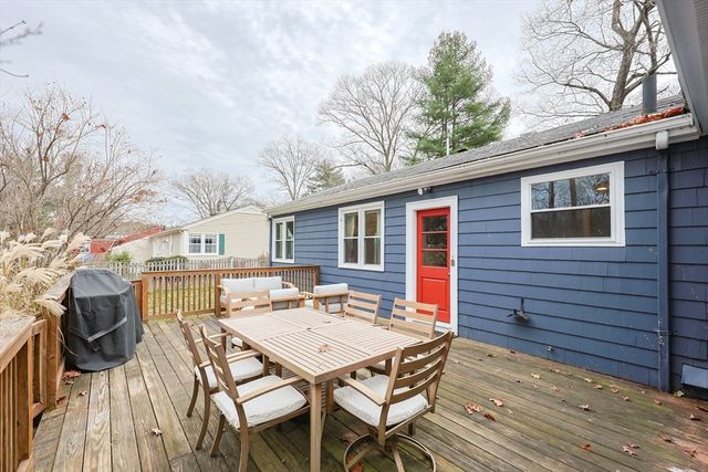 107 Birchwood Dr, North Attleboro, MA 02763