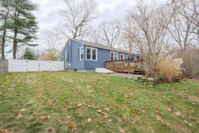 107 Birchwood Dr, North Attleboro, MA 02763