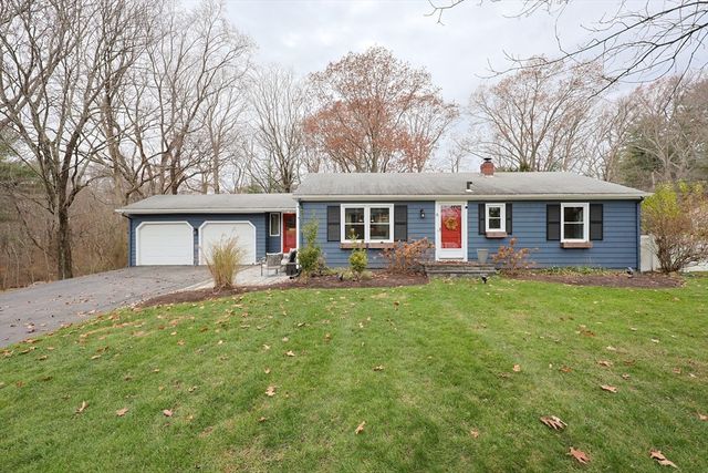 107 Birchwood Dr, North Attleboro, MA 02763