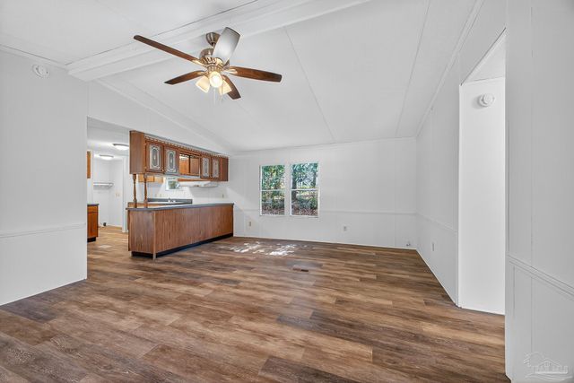 3801 Legend Creek Dr, Pace, FL 32571