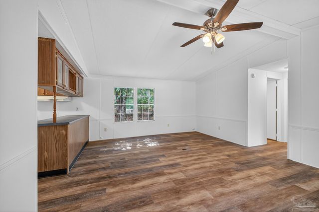 3801 Legend Creek Dr, Pace, FL 32571