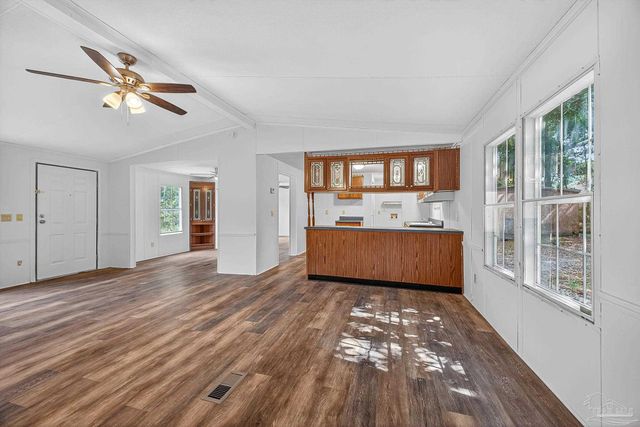 3801 Legend Creek Dr, Pace, FL 32571