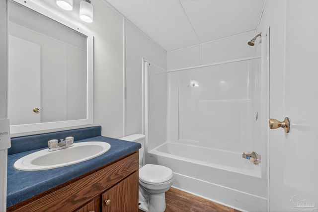 3801 Legend Creek Dr, Pace, FL 32571