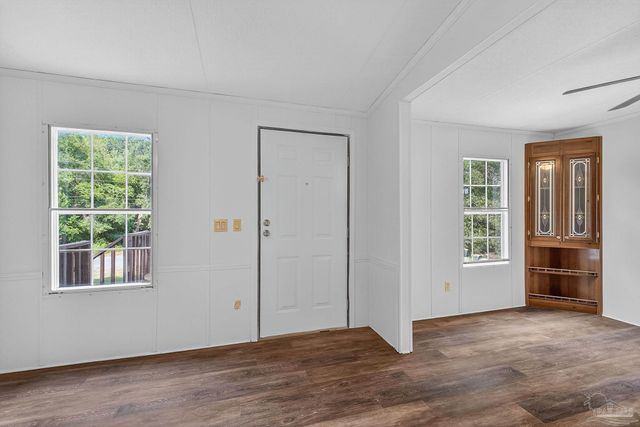 3801 Legend Creek Dr, Pace, FL 32571