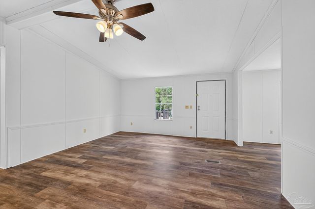 3801 Legend Creek Dr, Pace, FL 32571