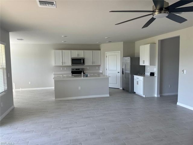 522 NW 7th ST, Cape Coral, FL 33993