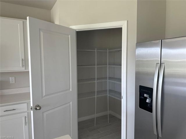 522 NW 7th ST, Cape Coral, FL 33993