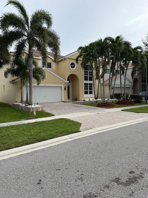 307 BERENGER Walk, Royal Palm Beach, FL 33414