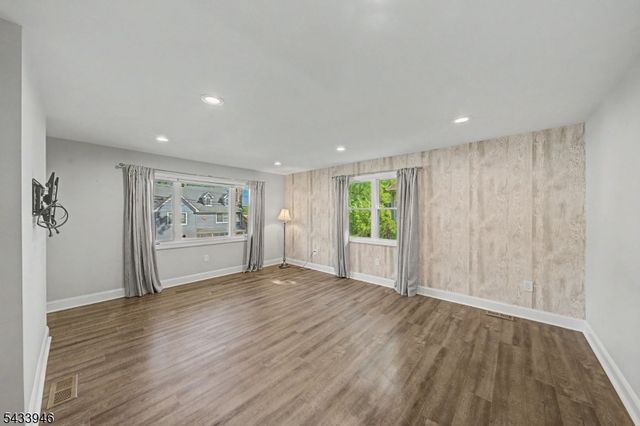 16 Highland Trl, Denville Twp., NJ 07834