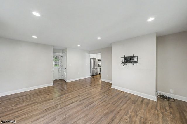 16 Highland Trl, Denville Twp., NJ 07834