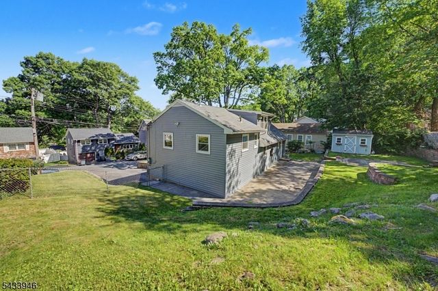 16 Highland Trl, Denville Twp., NJ 07834