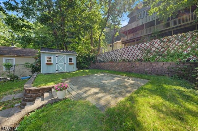 16 Highland Trl, Denville Twp., NJ 07834