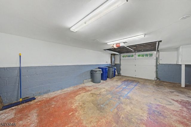 16 Highland Trl, Denville Twp., NJ 07834