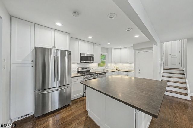 16 Highland Trl, Denville Twp., NJ 07834
