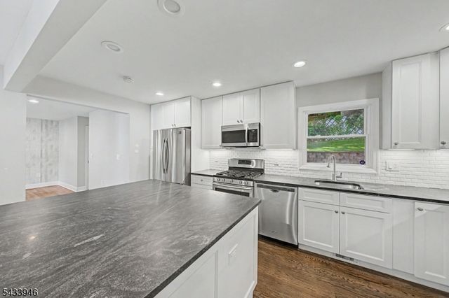 16 Highland Trl, Denville Twp., NJ 07834
