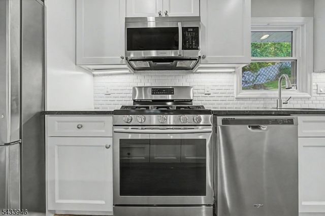 16 Highland Trl, Denville Twp., NJ 07834