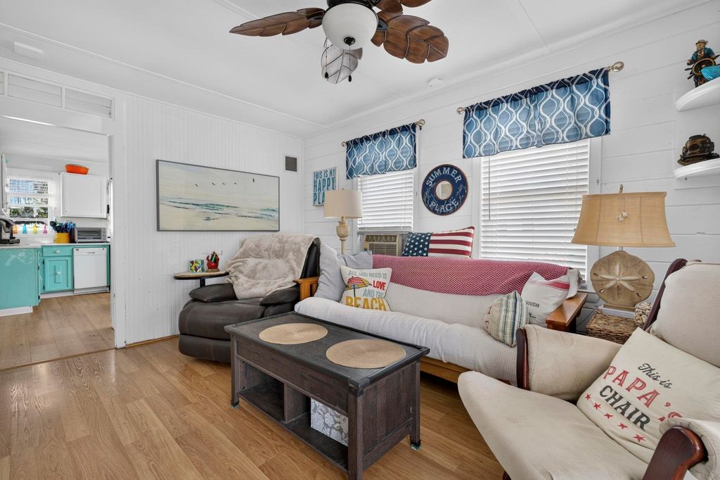 Image 13 of property listing at 14 Manchester St Unit 1, Hampton, NH 03842