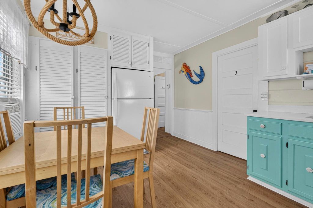 Image 16 of property listing at 14 Manchester St Unit 1, Hampton, NH 03842